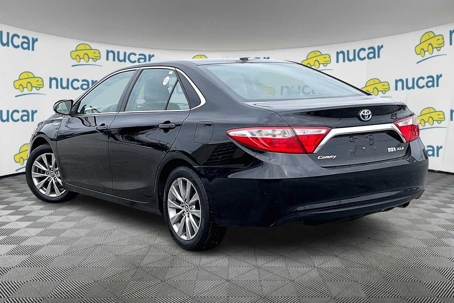 2015 Toyota Camry Hybrid XLE - Photo 4