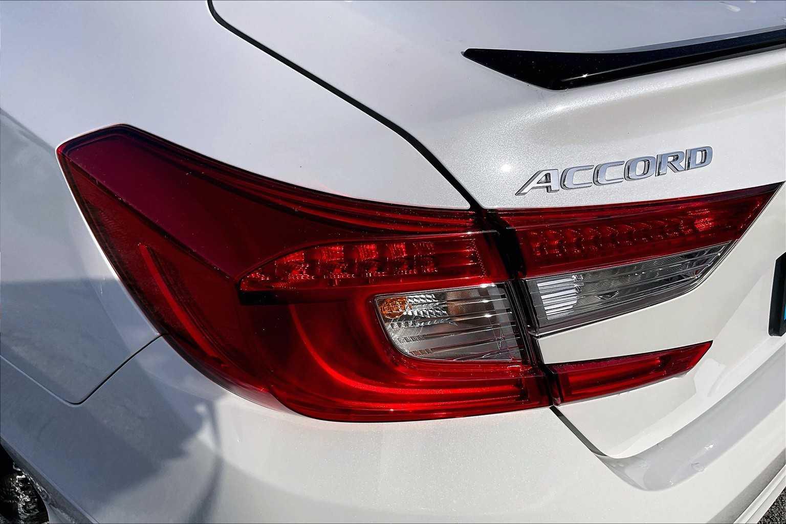 2022 Honda Accord Hybrid Sport - Photo 30