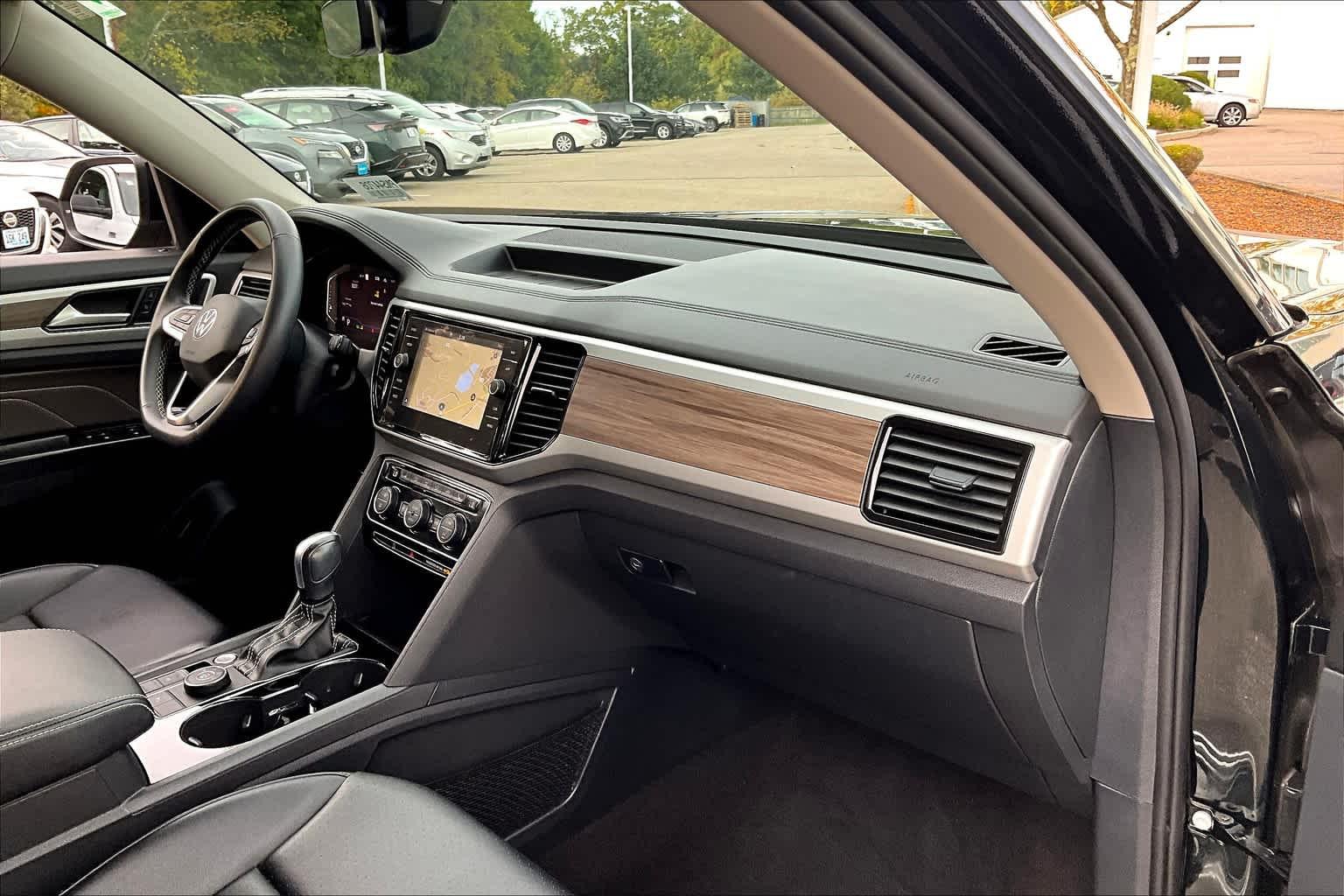 2021 Volkswagen Atlas 3.6L V6 SEL - Photo 14