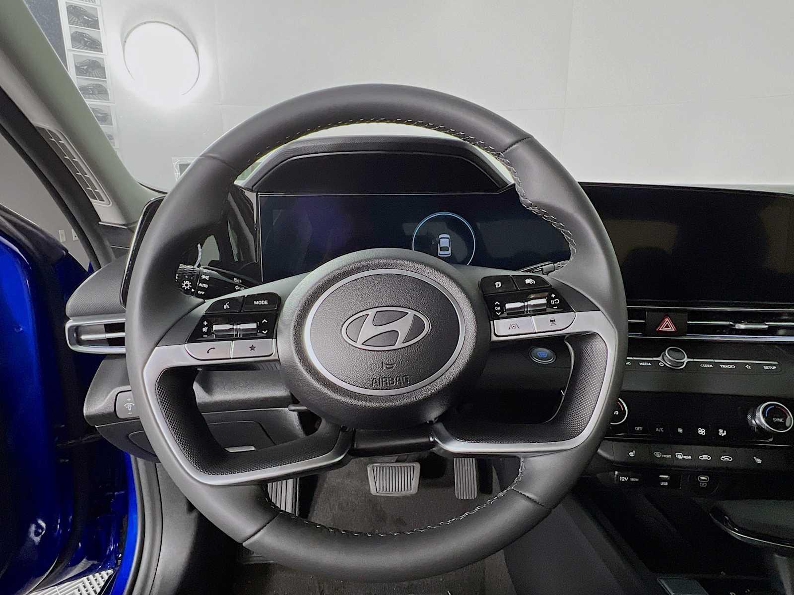 2025 Hyundai Elantra SEL Convenience - Photo 7