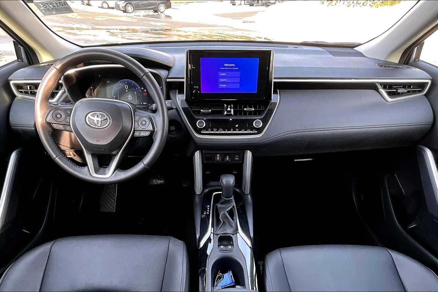 2024 Toyota Corolla Cross XLE - Photo 21