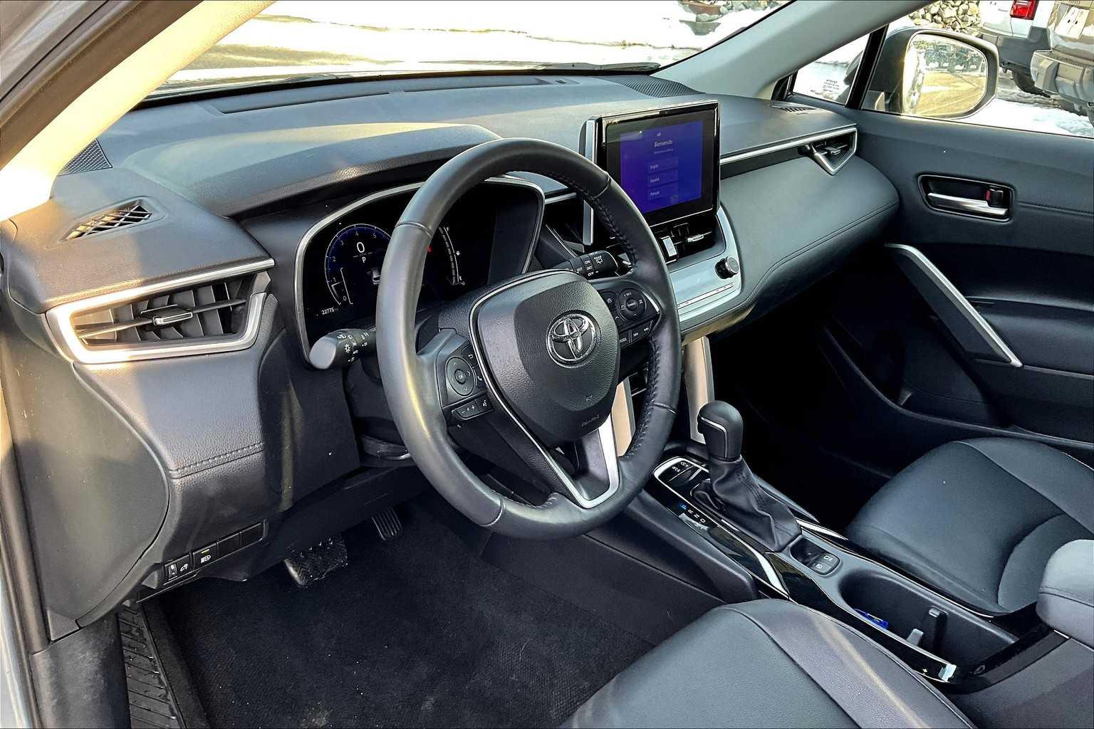 2024 Toyota Corolla Cross XLE - Photo 8