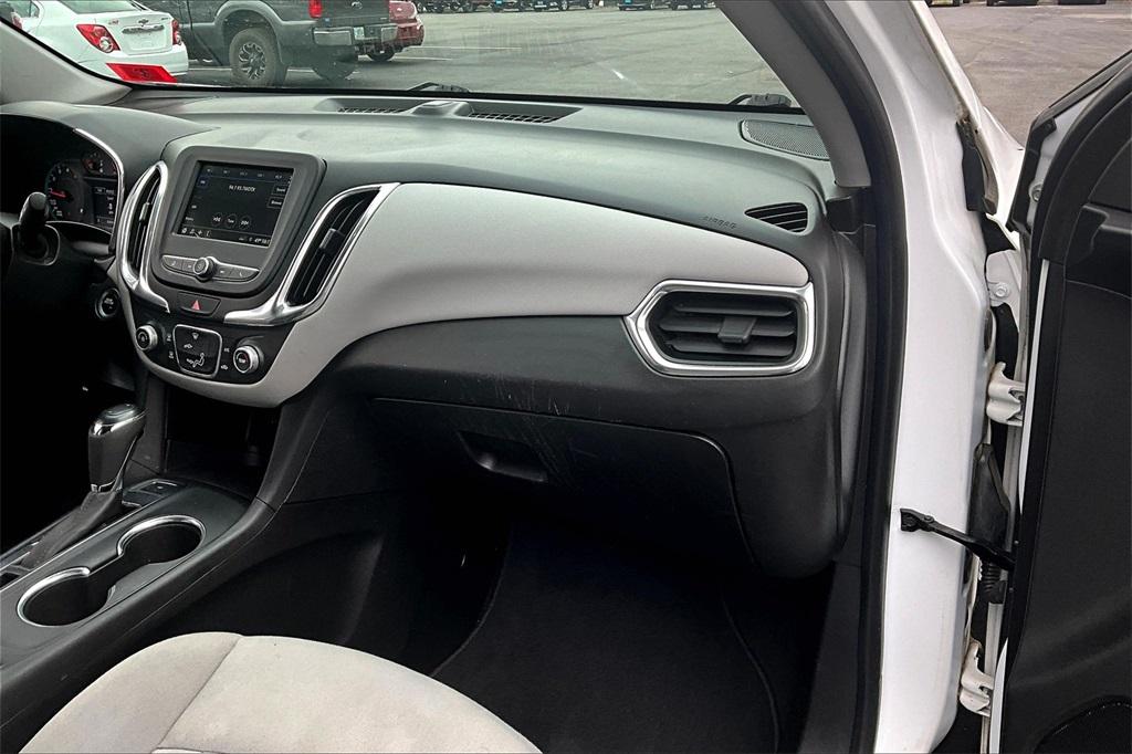 2019 Chevrolet Equinox LS - Photo 13