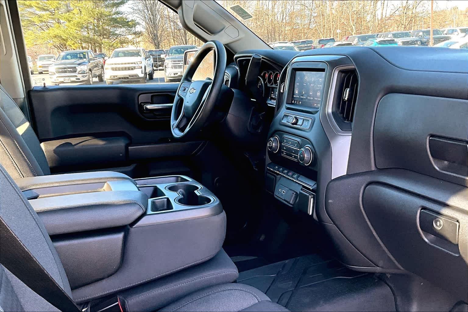 2022 Chevrolet Silverado 1500 Custom 4WD Crew Cab 147 - Photo 21