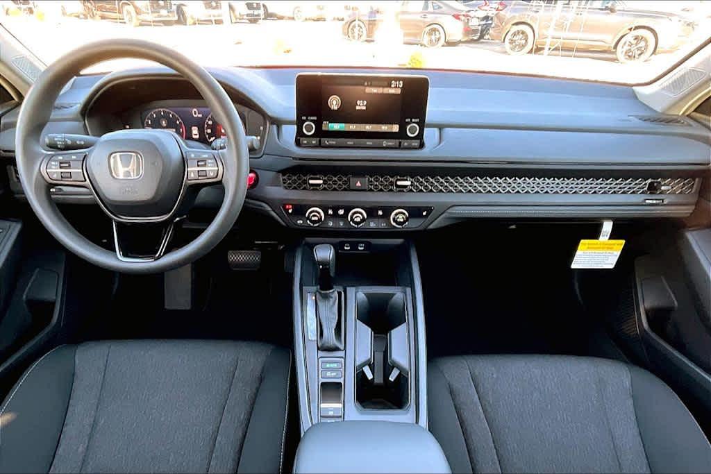 2025 Honda Accord SE - Photo 11