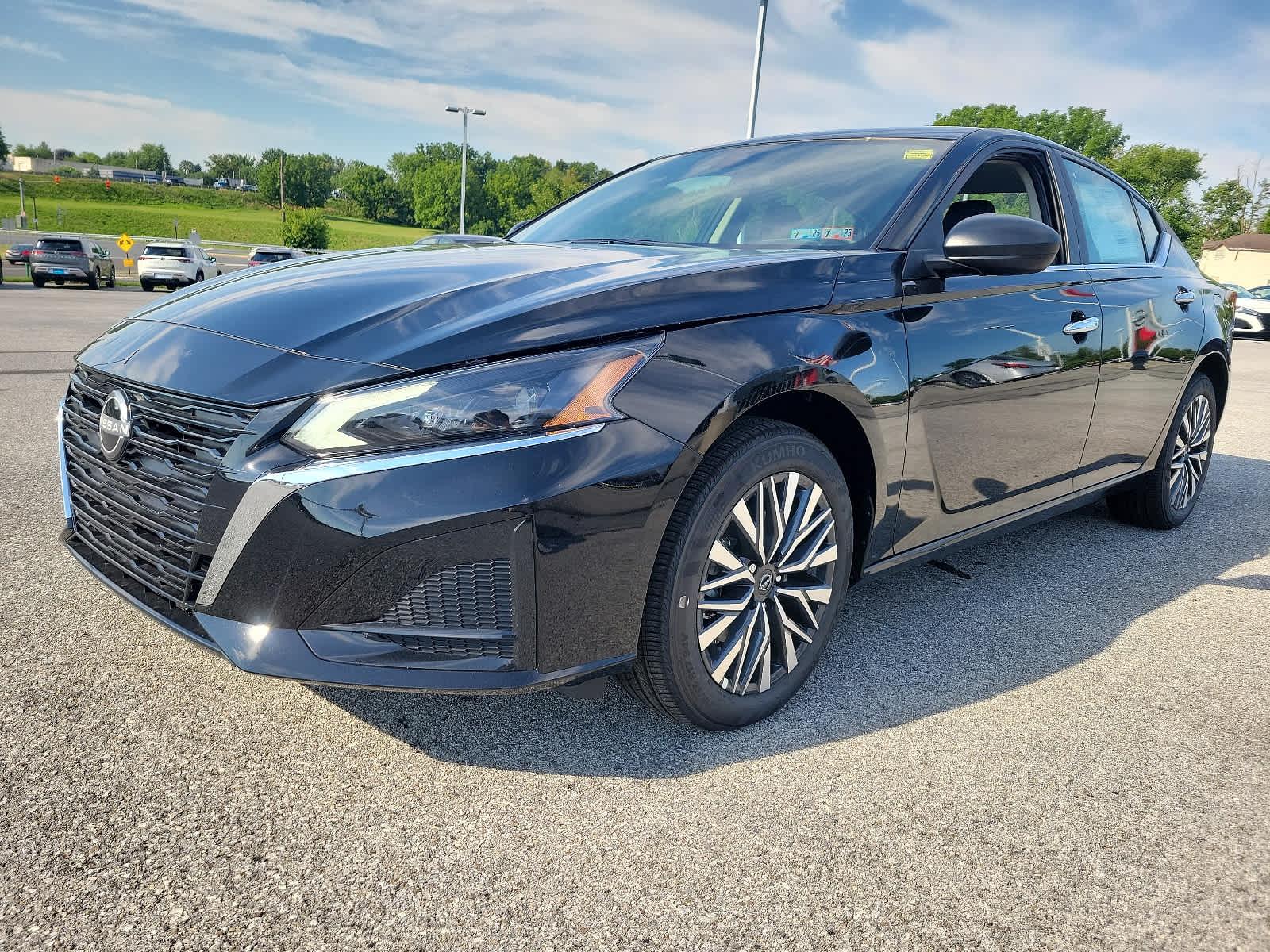 2024 Nissan Altima 2.5 SV - Photo 2