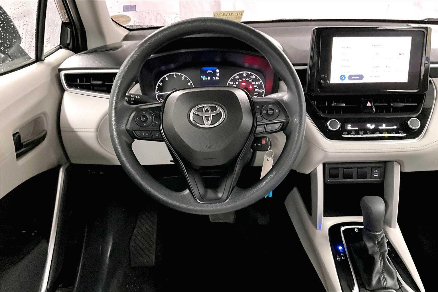 2024 Toyota Corolla Cross L - Photo 17