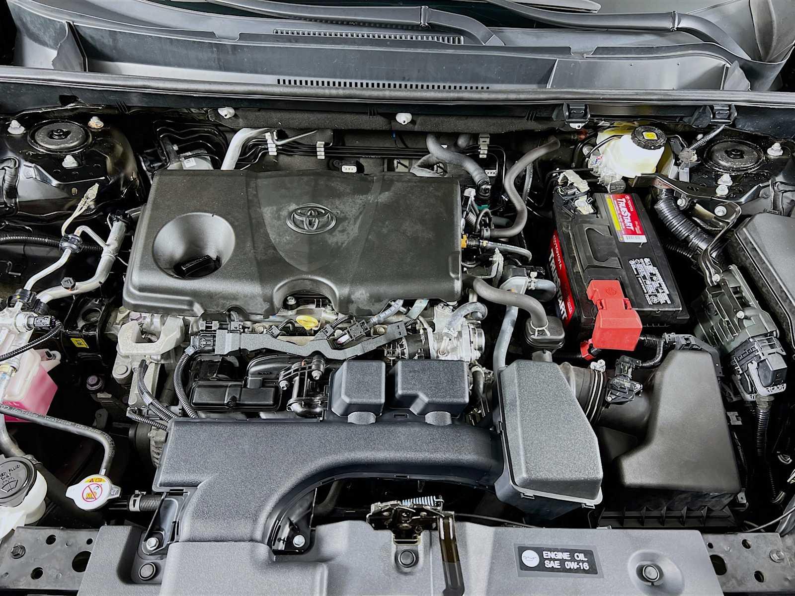 2022 Toyota RAV4 LE - Photo 28