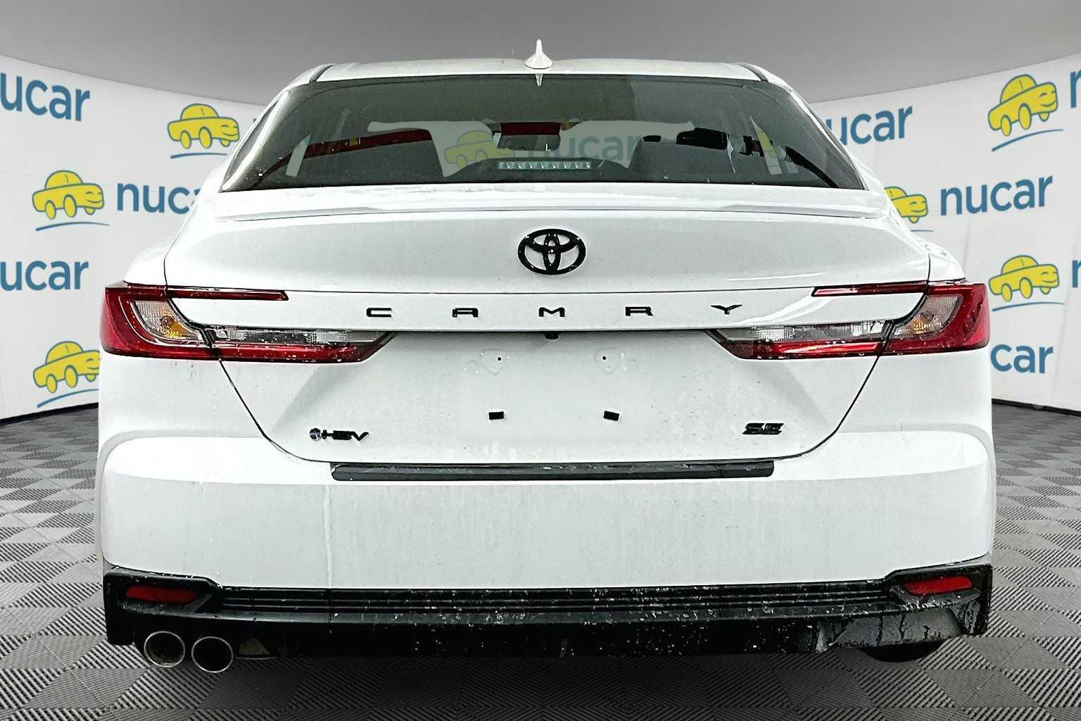 2025 Toyota Camry SE - Photo 6