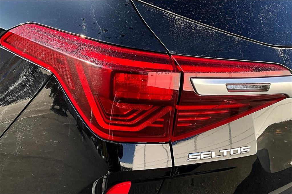 2021 Kia Seltos S - Photo 31