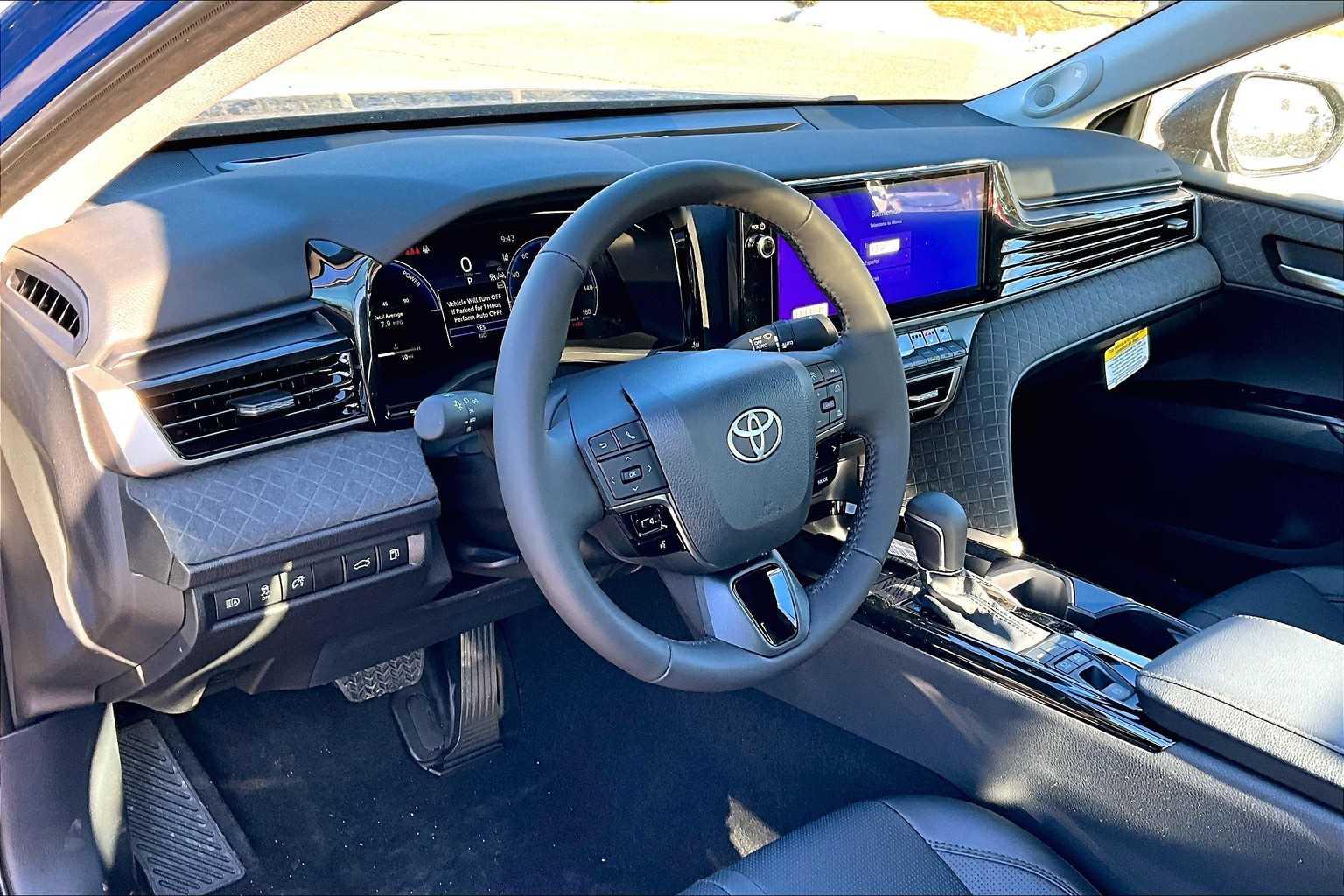 2025 Toyota Camry XLE - Photo 9