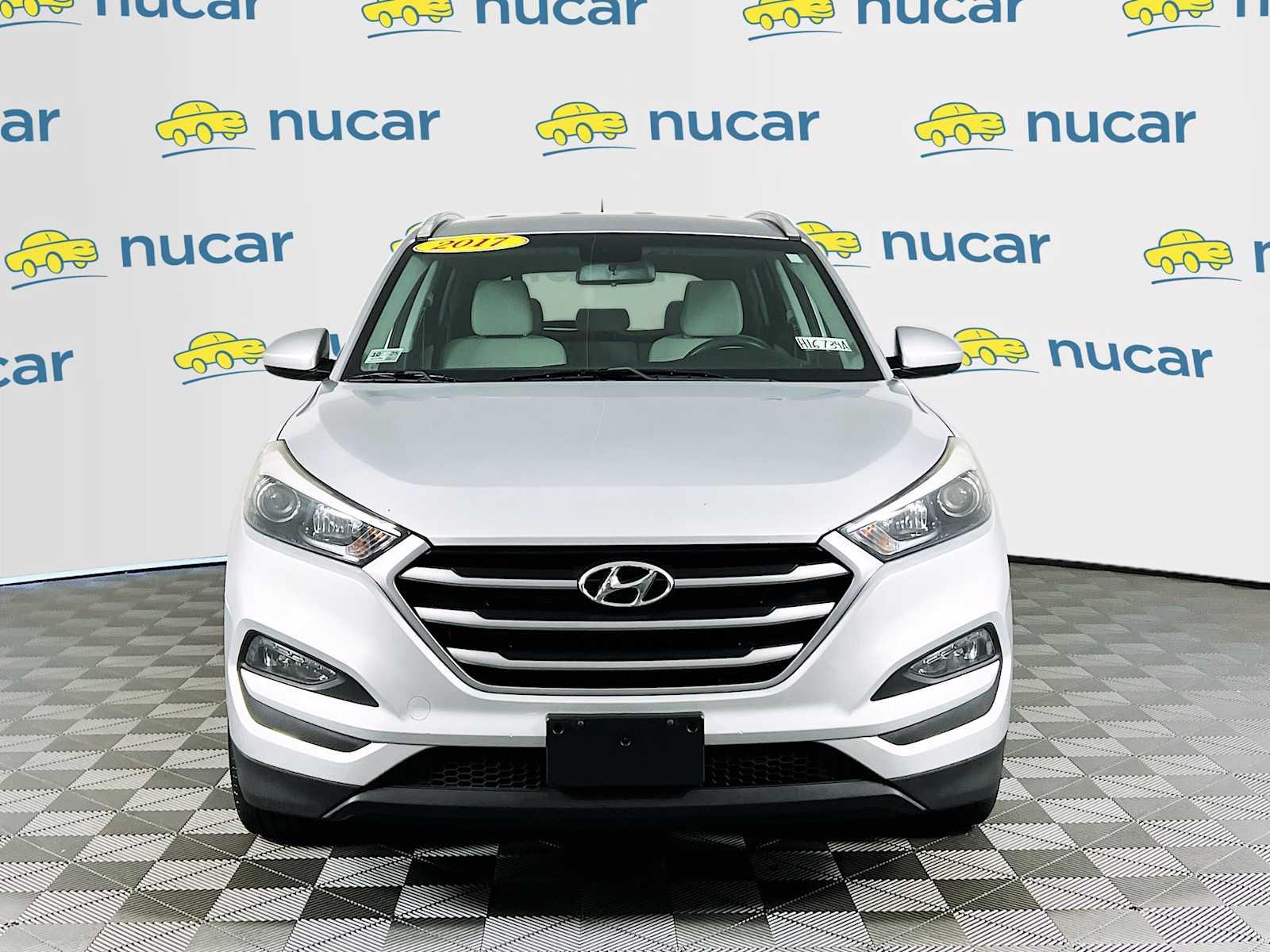 2017 Hyundai Tucson SE - Photo 2