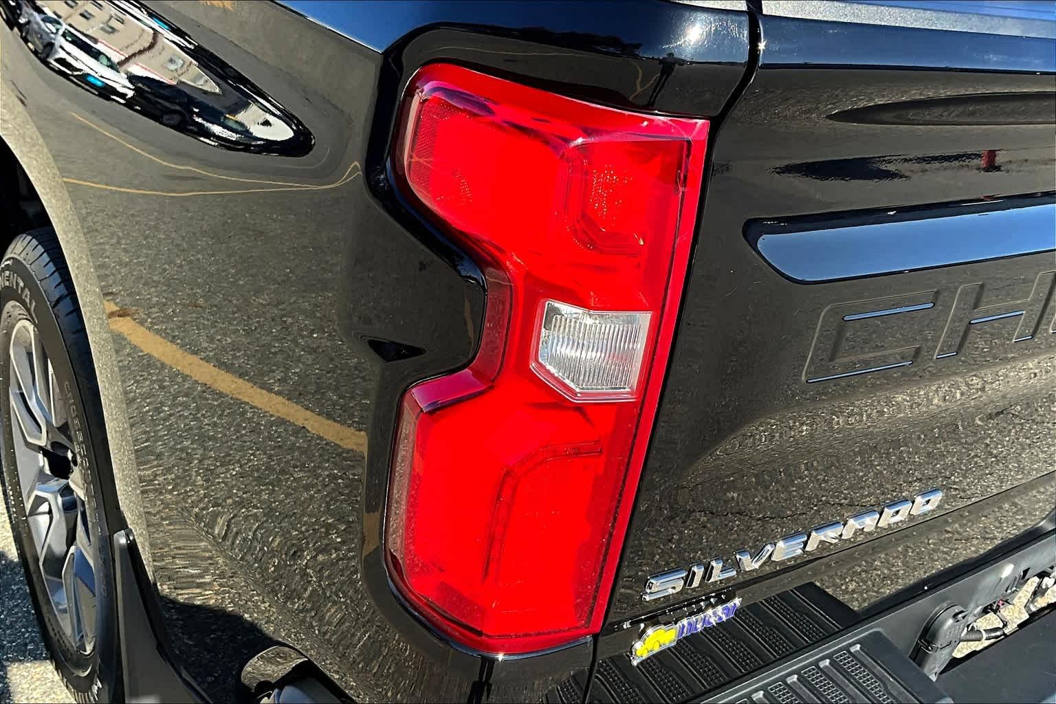 2019 Chevrolet Silverado 1500 RST 4WD Double Cab 147 - Photo 32