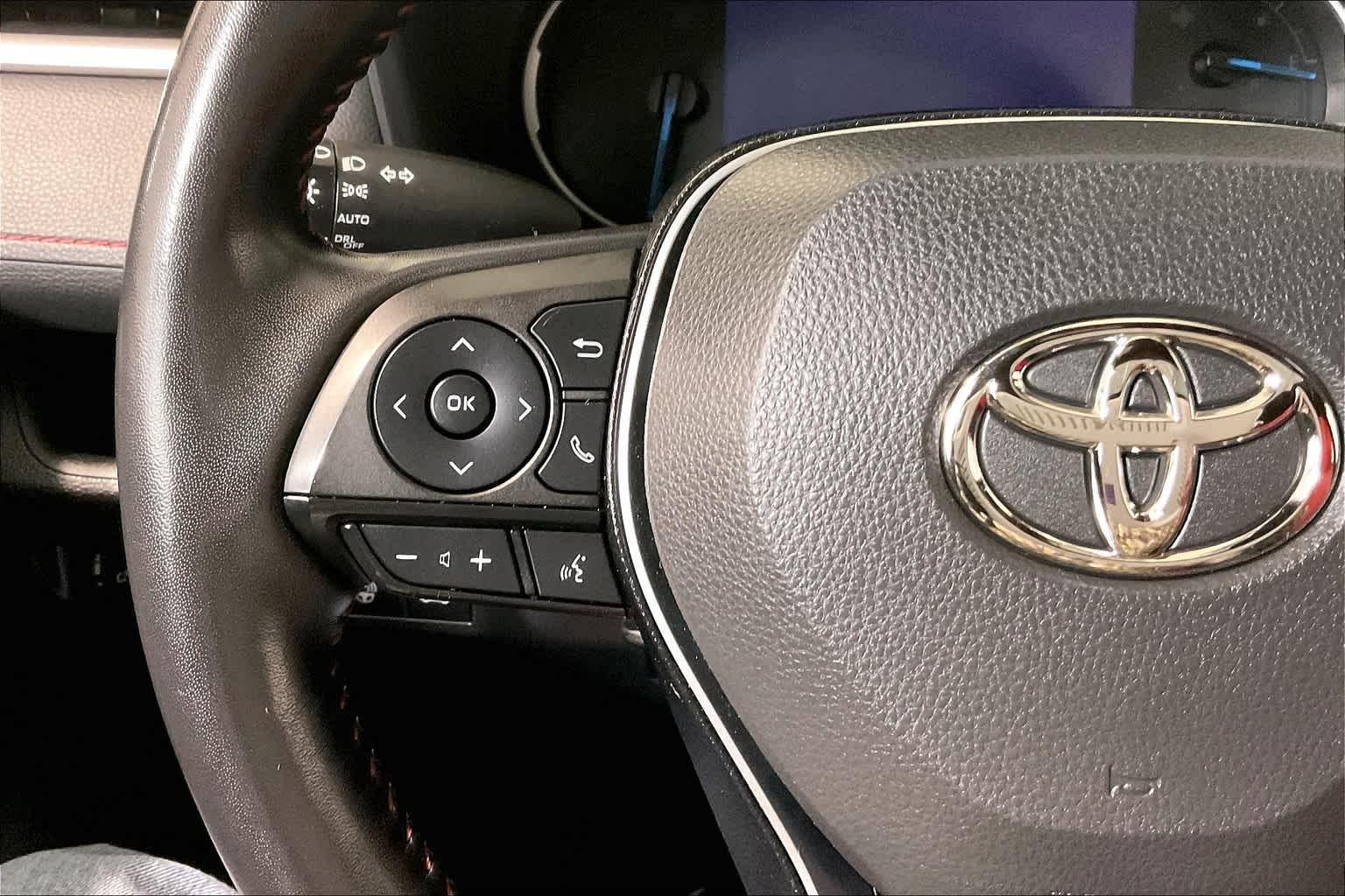 2021 Toyota RAV4 Prime SE - Photo 23