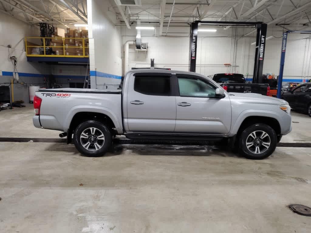 2017 Toyota Tacoma TRD Sport - Photo 8