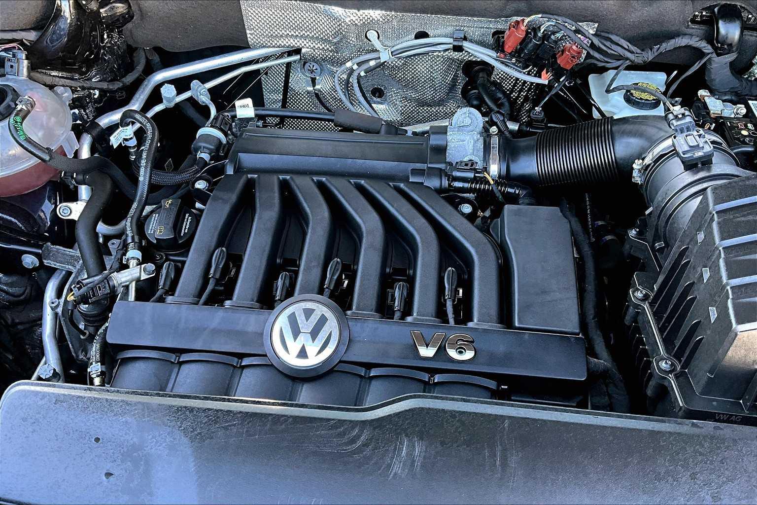 2021 Volkswagen Atlas 3.6L V6 SE w/Technology - Photo 35