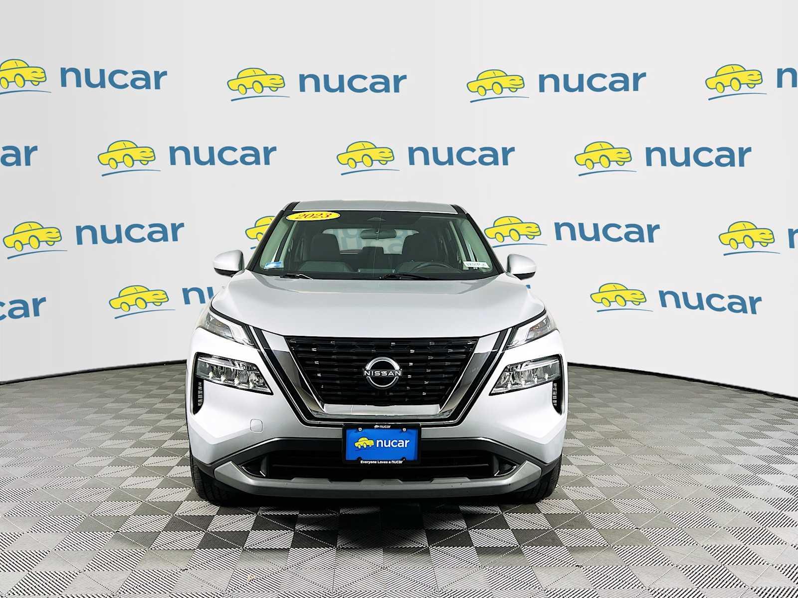 2023 Nissan Rogue SV - Photo 2