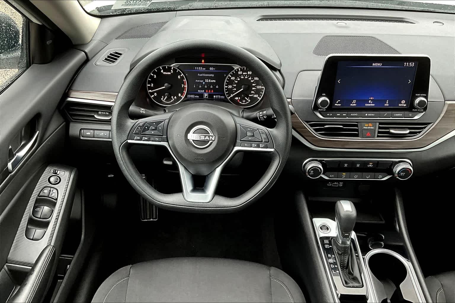 2024 Nissan Altima 2.5 SV - Photo 17