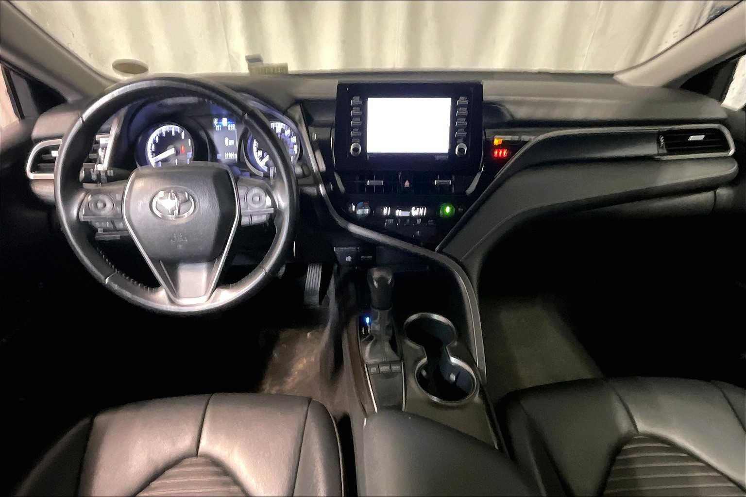 2022 Toyota Camry SE - Photo 21