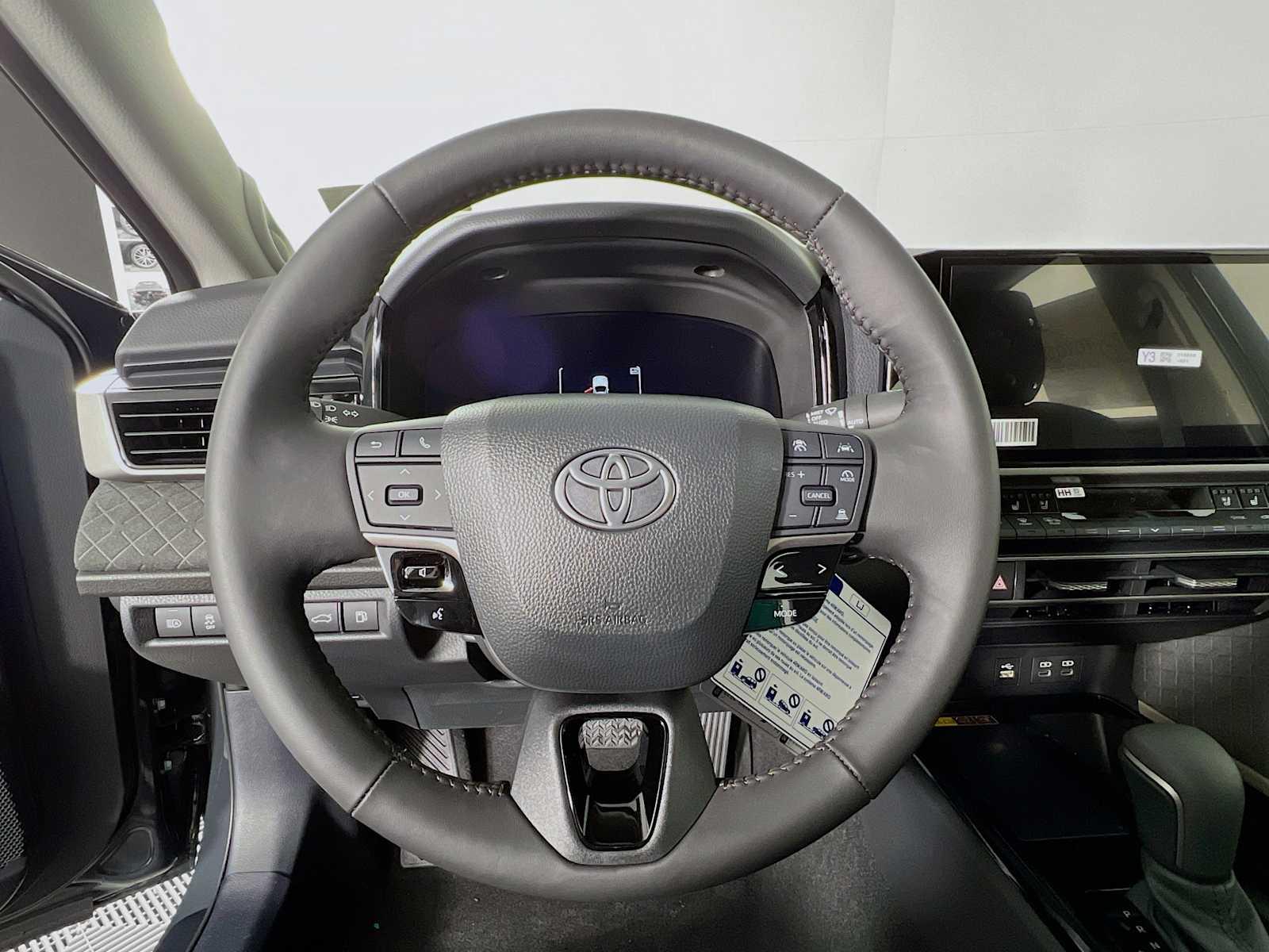 2025 Toyota Camry XLE - Photo 7