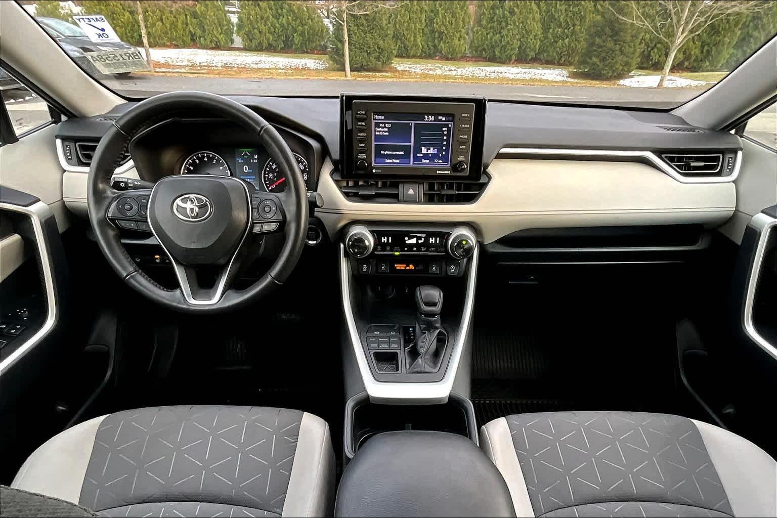 2022 Toyota RAV4 XLE - Photo 21