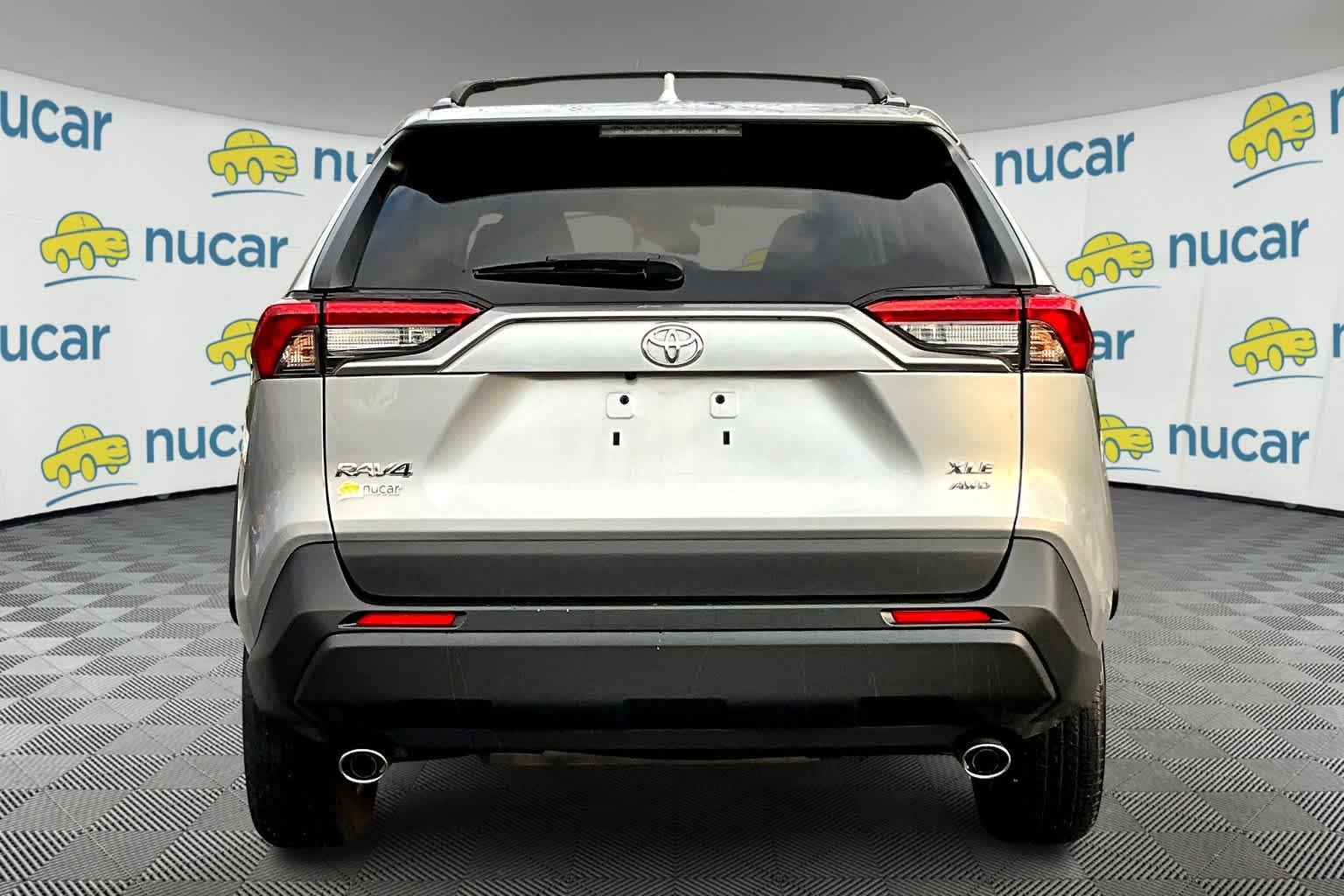 2022 Toyota RAV4 XLE - Photo 5