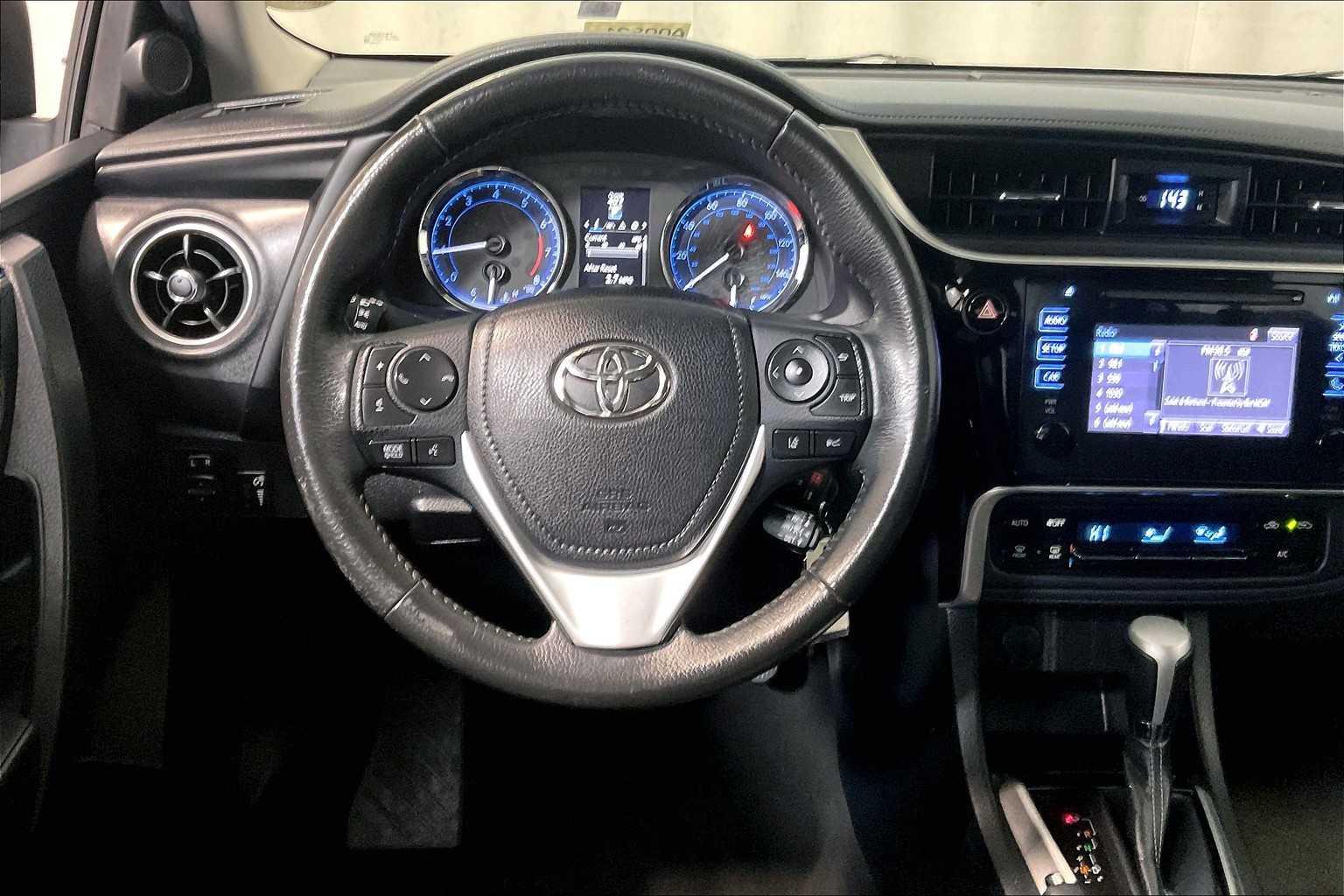 2017 Toyota Corolla SE - Photo 17