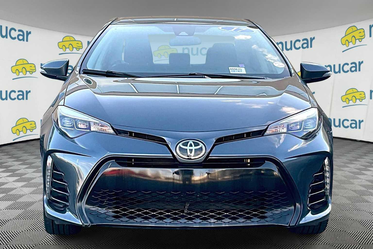 2017 Toyota Corolla SE - Photo 2