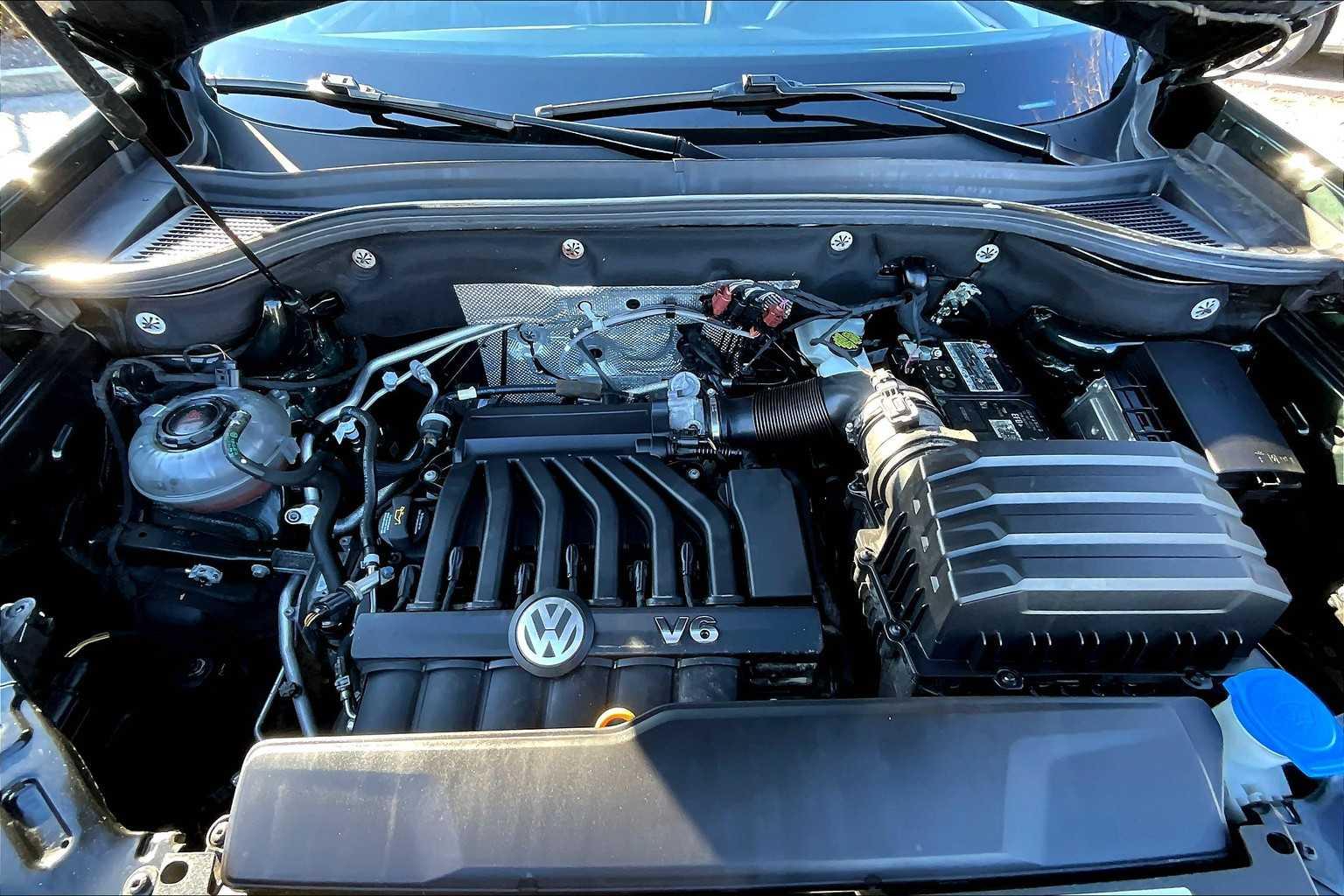 2021 Volkswagen Atlas 3.6L V6 SE w/Technology - Photo 29