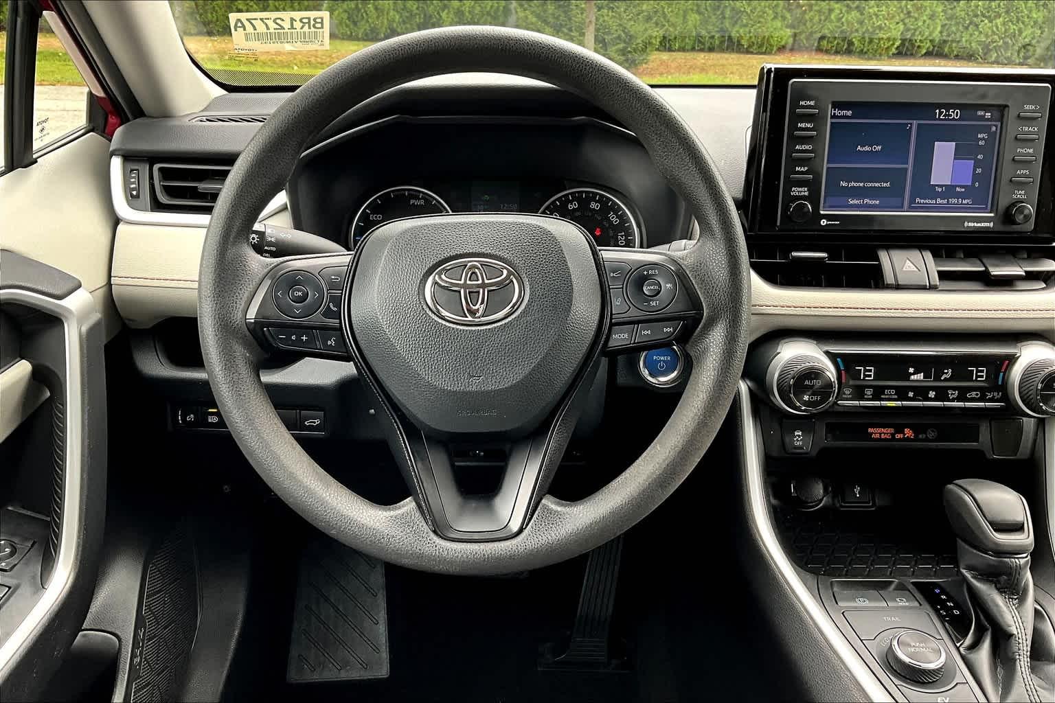 2022 Toyota RAV4 Hybrid XLE - Photo 17