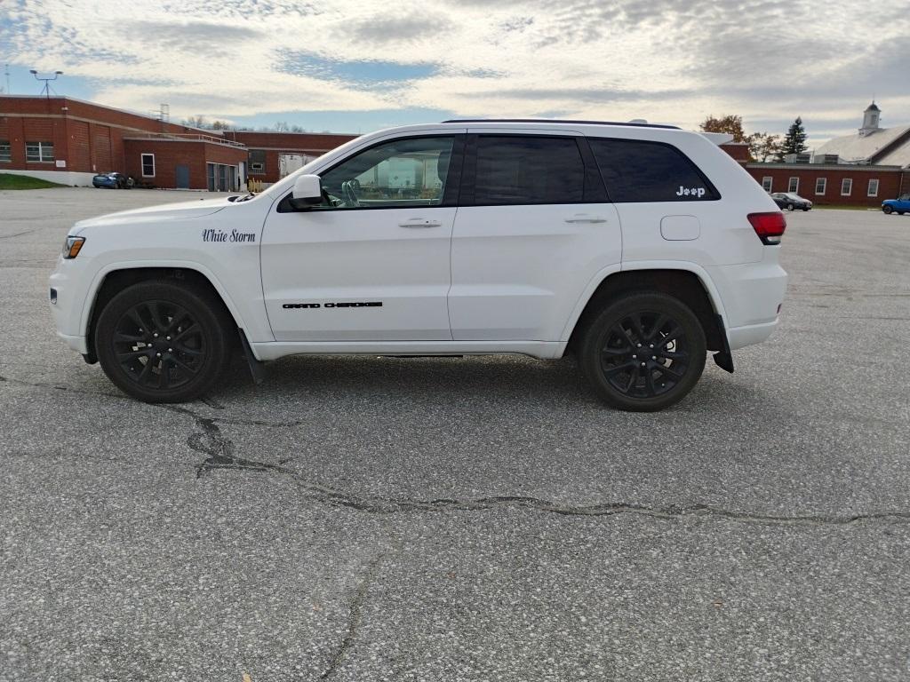 2018 Jeep Grand Cherokee Altitude - Photo 2