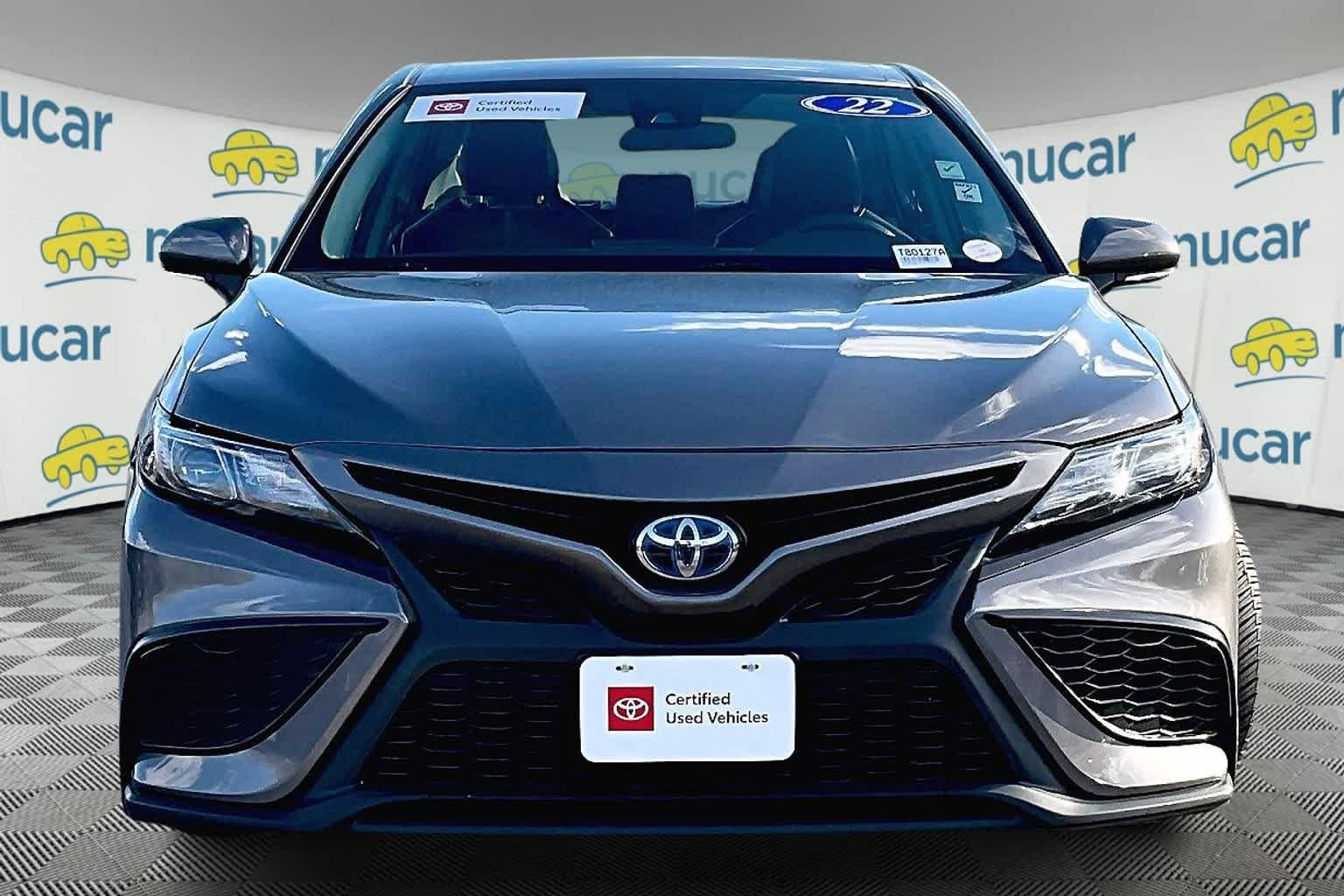 2022 Toyota Camry Hybrid SE - Photo 2