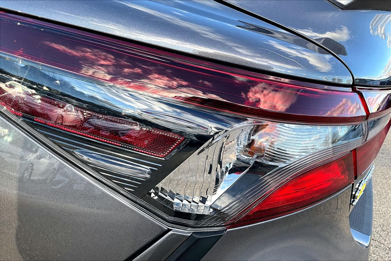 2022 Toyota Camry Hybrid SE - Photo 31