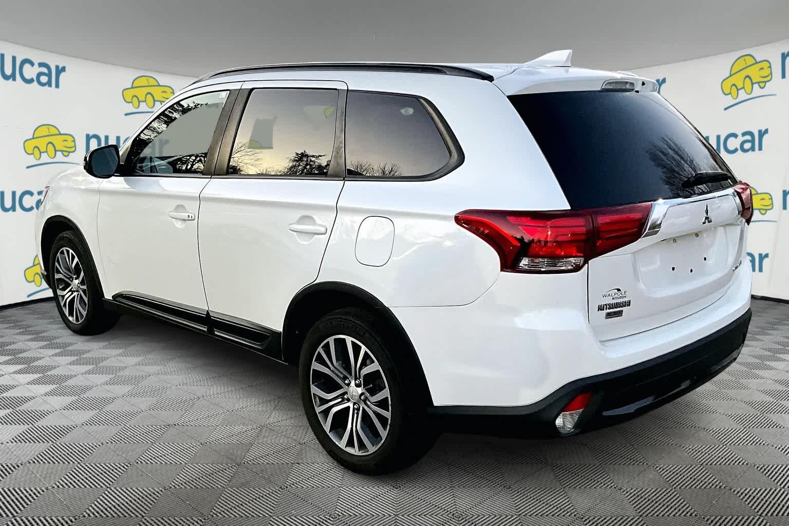 2018 Mitsubishi Outlander LE - Photo 4