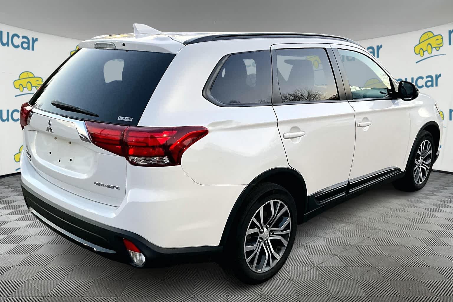 2018 Mitsubishi Outlander LE - Photo 6