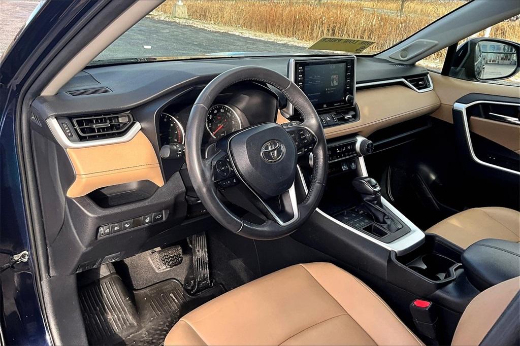 2021 Toyota RAV4 XLE Premium - Photo 8