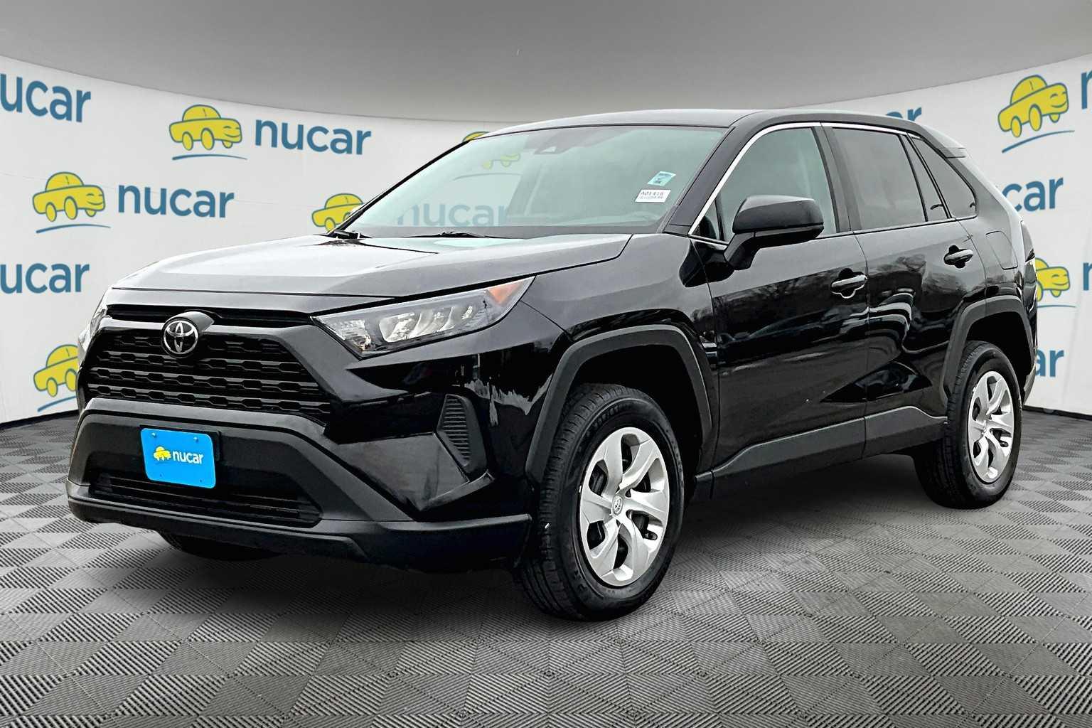 2022 Toyota RAV4 LE - Photo 3