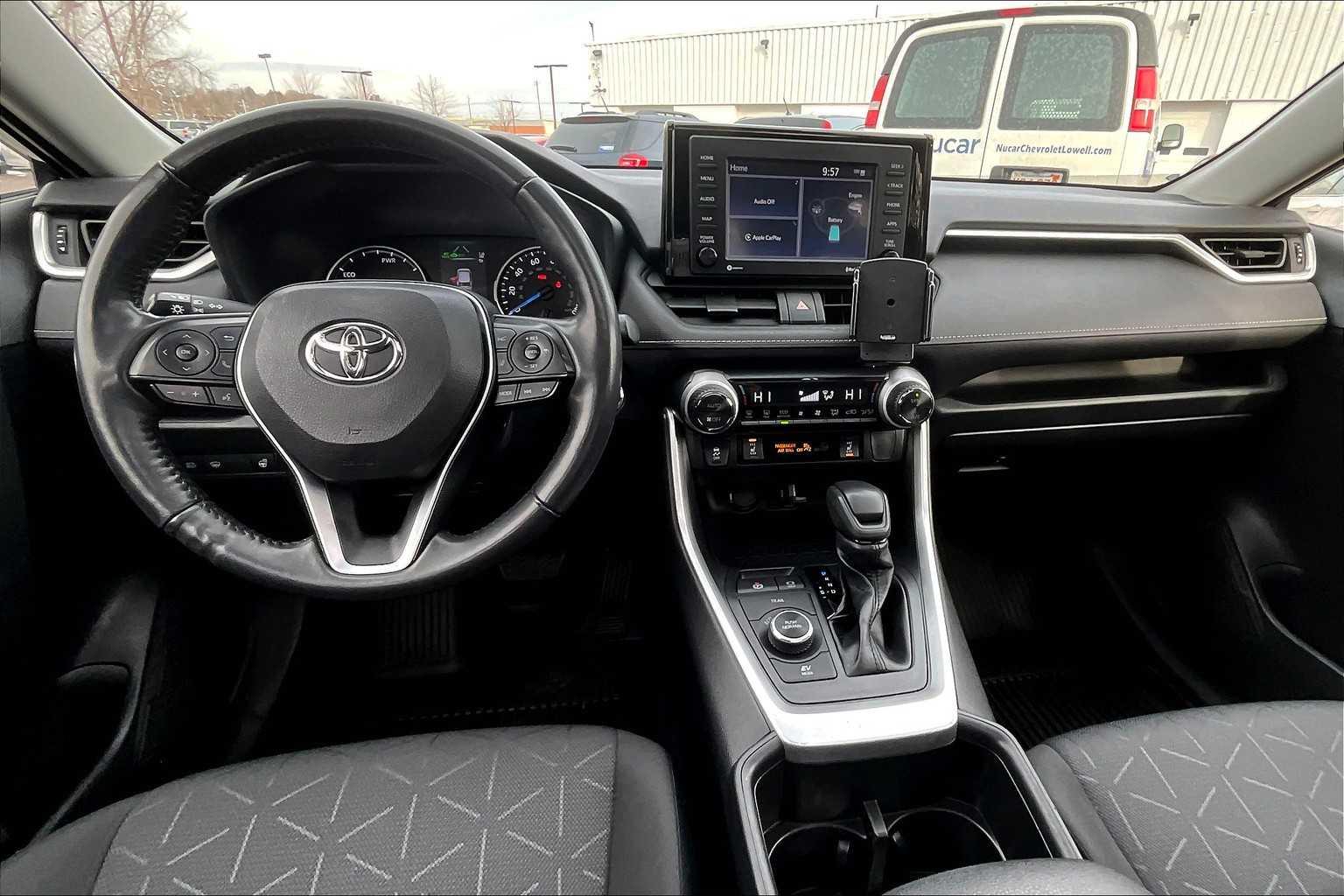 2022 Toyota RAV4 Hybrid XLE - Photo 20