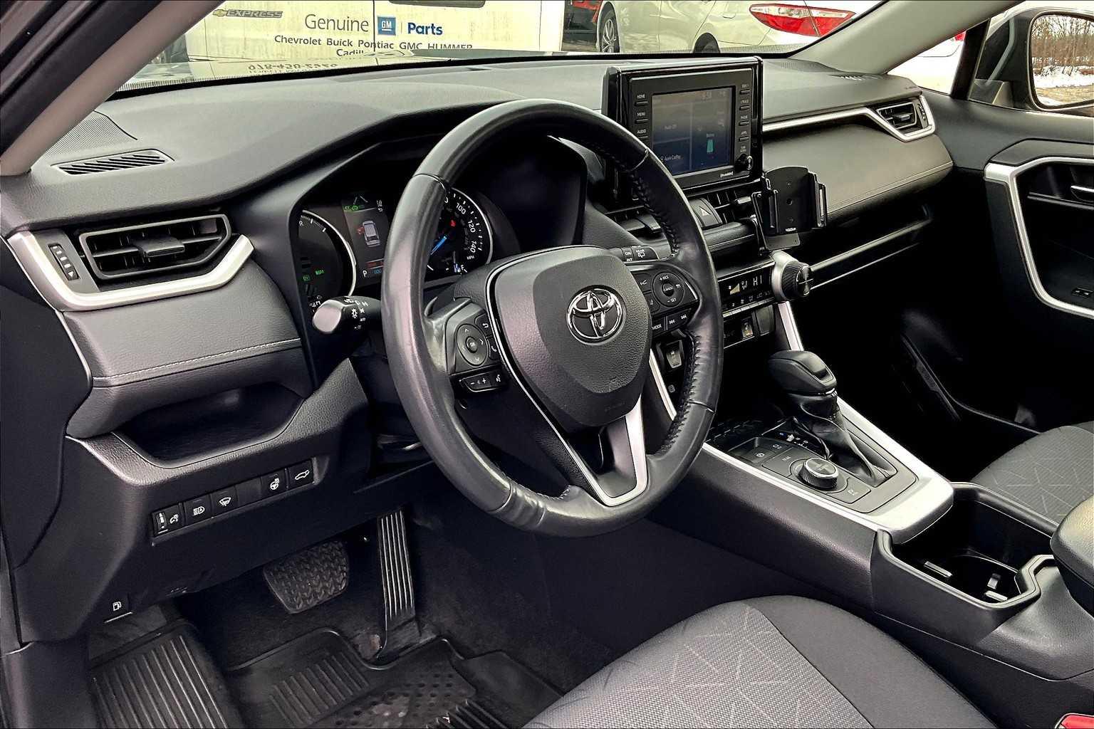 2022 Toyota RAV4 Hybrid XLE - Photo 8