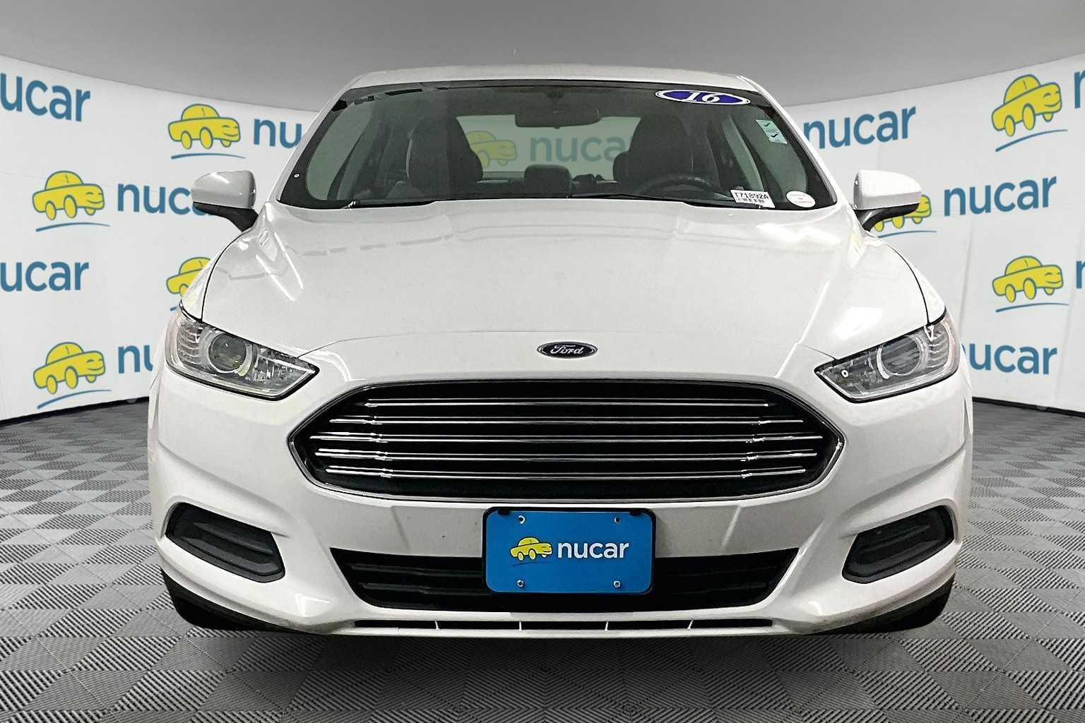 2016 Ford Fusion S - Photo 2