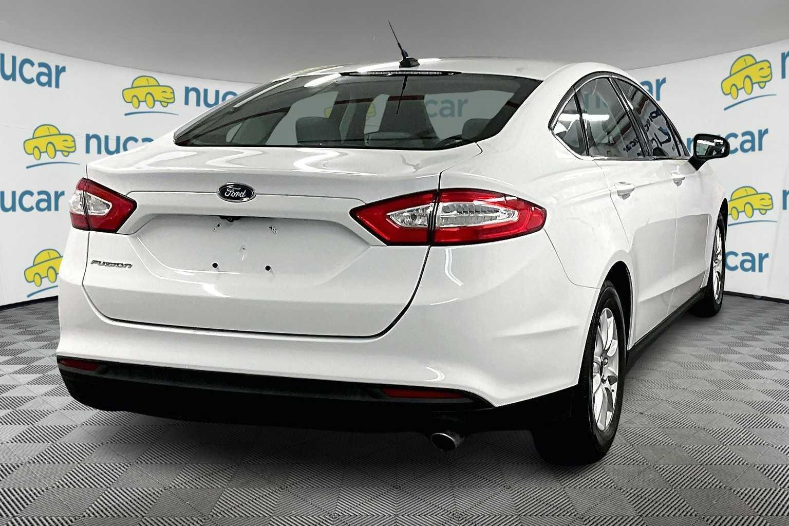 2016 Ford Fusion S - Photo 6