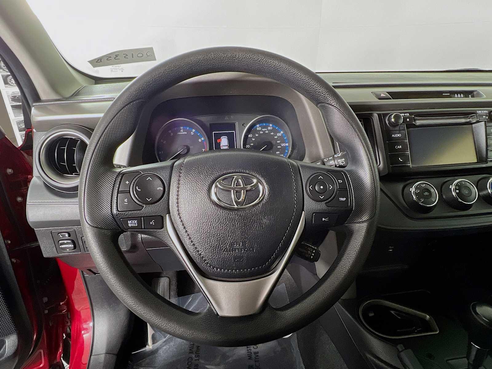 2018 Toyota RAV4 LE - Photo 11