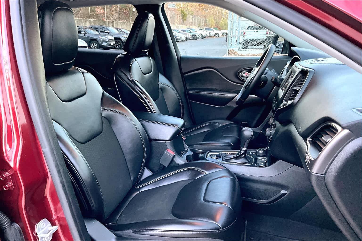 2019 Jeep Cherokee Latitude Plus - Photo 11