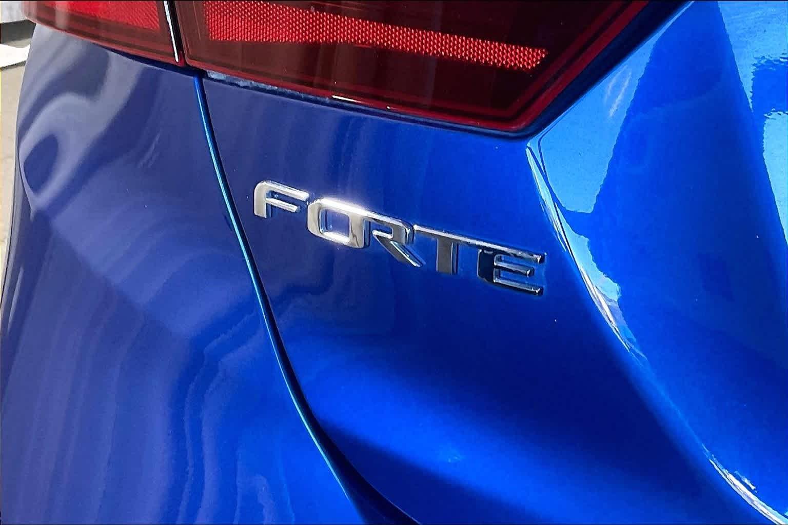 2021 Kia Forte LXS - Photo 28