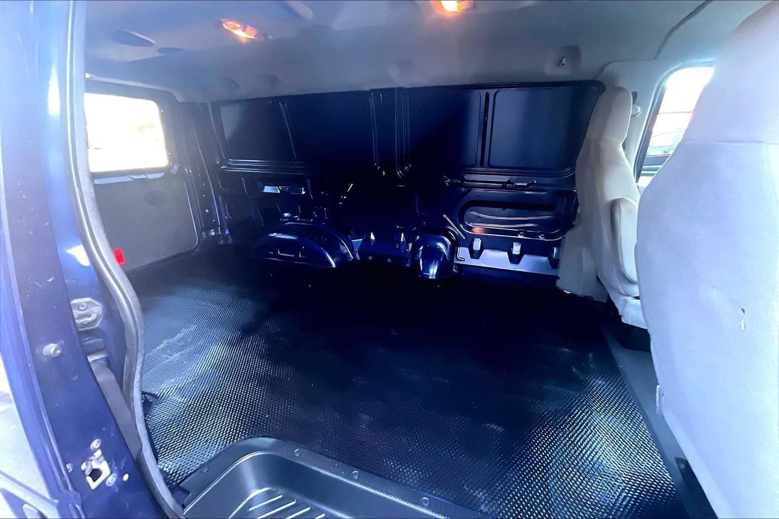 2014 Ford Econoline Commercial - Photo 16