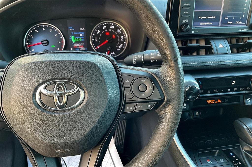 2021 Toyota RAV4 XLE - Photo 25