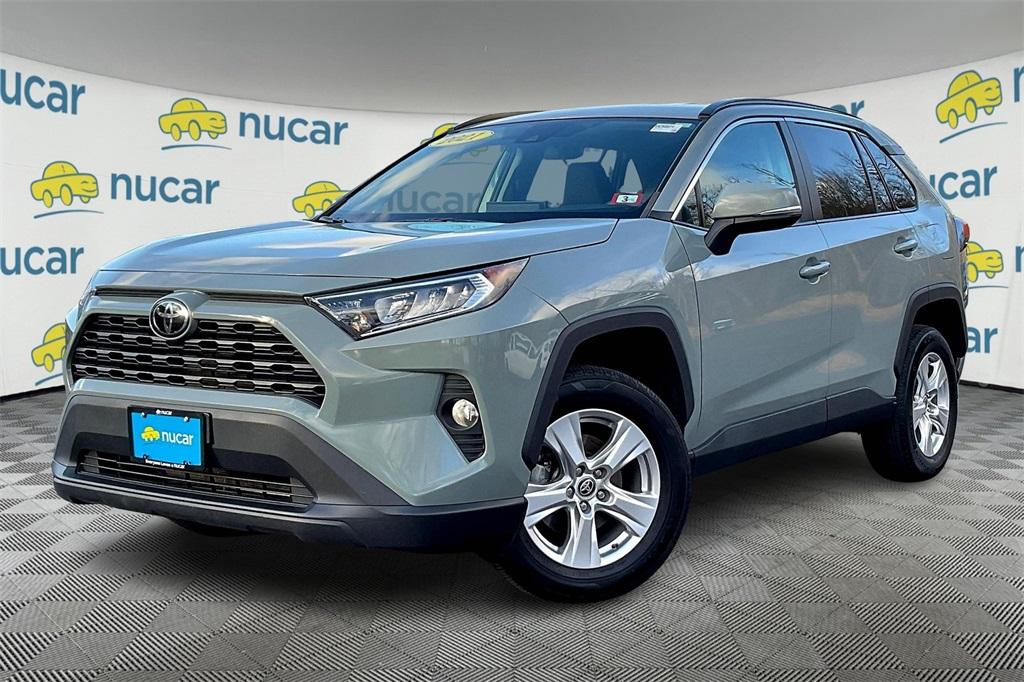 2021 Toyota RAV4 XLE - Photo 3