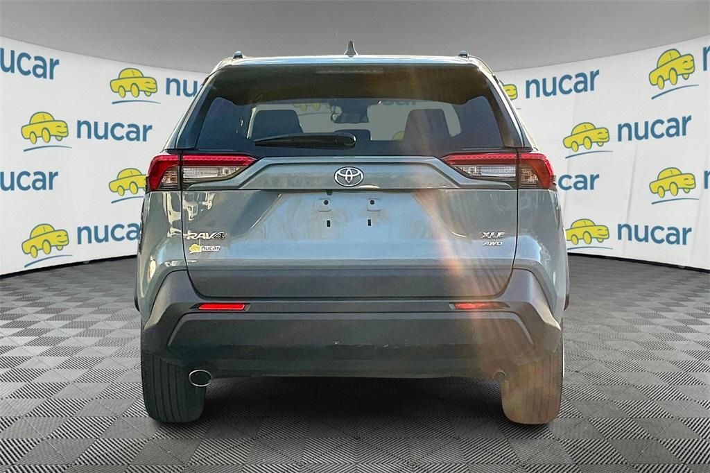 2021 Toyota RAV4 XLE - Photo 5