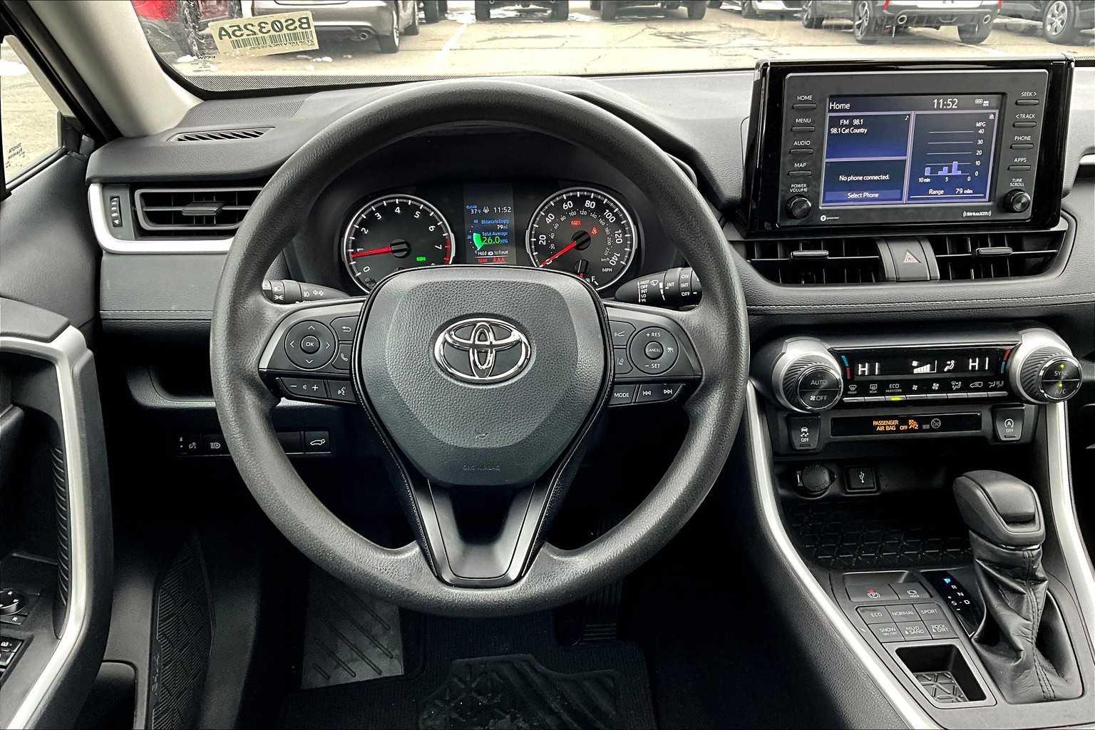 2021 Toyota RAV4 XLE - Photo 17