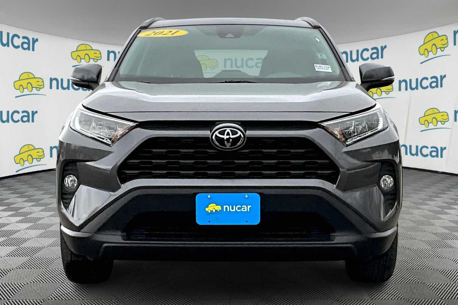 2021 Toyota RAV4 XLE - Photo 2